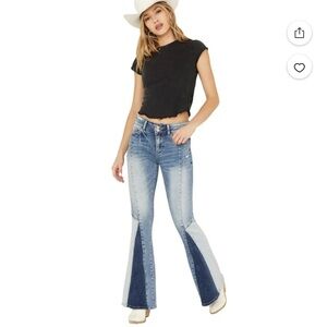 Vervet Women's Flared Blue Jeans